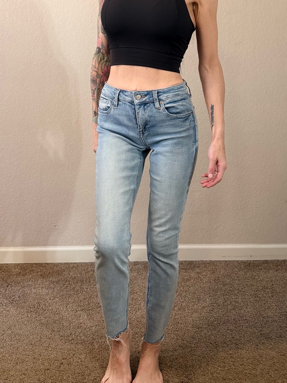 Pistola Arielle Skinny Scissor Cut Hem Jeans NWOT